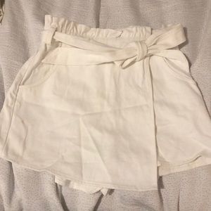 Jean shorts with envelope front and bow